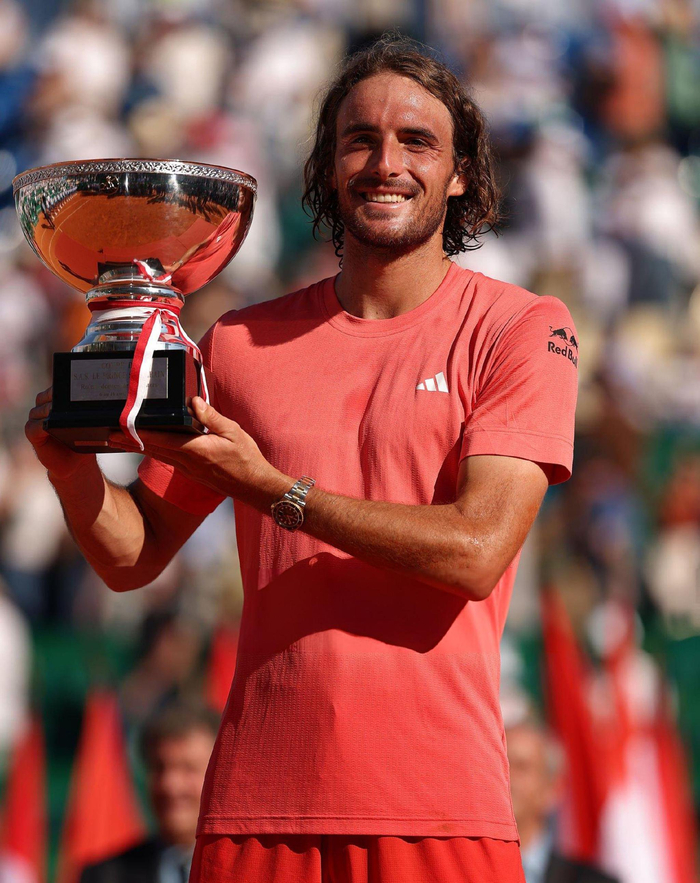 爱游戏娱乐-温网逆转ATP总决赛,西西帕斯点燃赛场