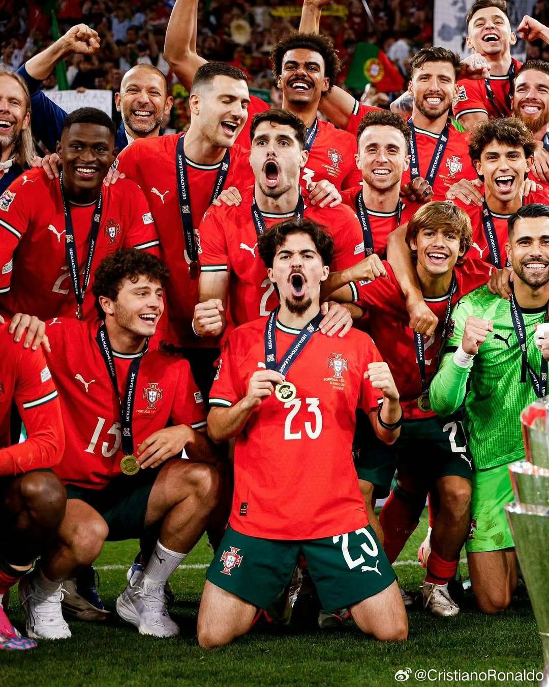 爱游戏娱乐-塞维利亚鏖战那不勒斯,C罗扛起全队