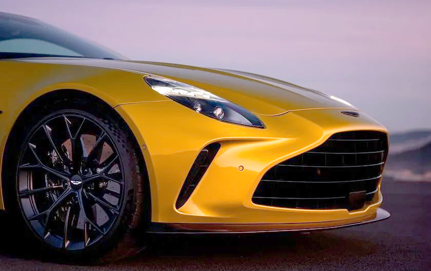 爱游戏官方入口-阿斯顿马丁鏖战梅赛德斯，塞恩斯状态火热